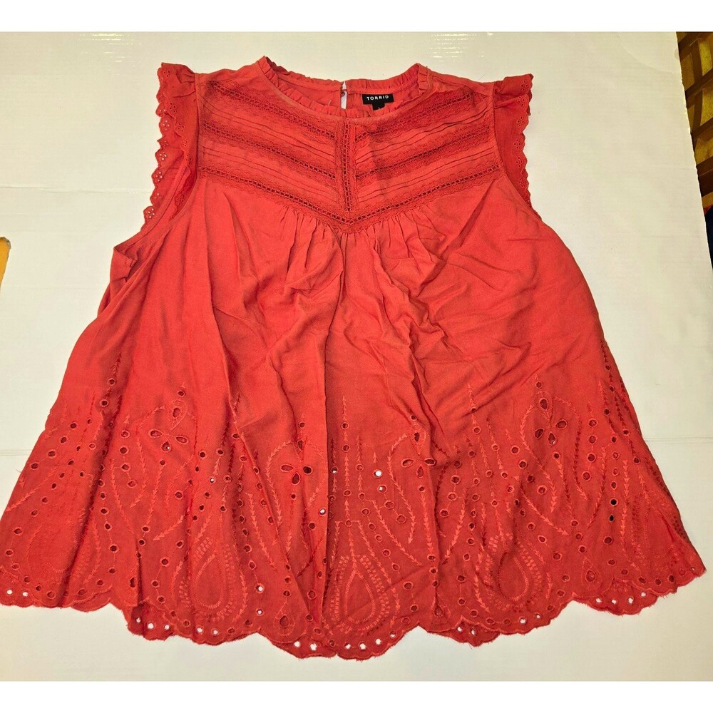 Torrid Size 1 Coral Eyelet Embroidered Sleeveless Blouse Boho Lace Ruffle Top